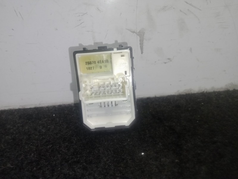 Recambio de mando retrovisor para nissan qashqai ii (j11, j11_) 1.5 dci referencia OEM IAM 255704EA1B  