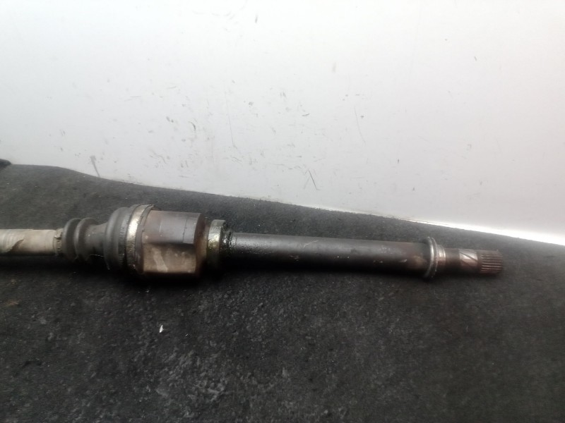 Recambio de transmision delantera derecha para renault megane ii classic berlina 1.5 dci diesel referencia OEM IAM 8200472158  