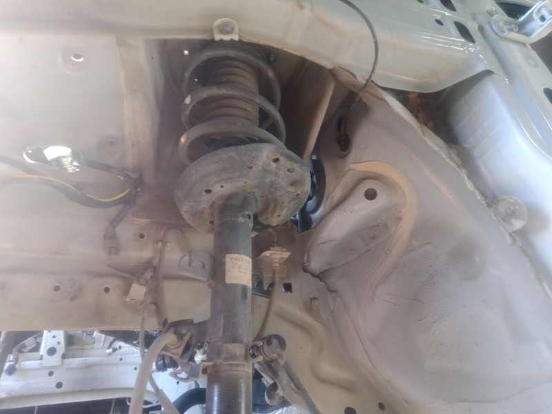 Recambio de amortiguador delantero izquierdo para nissan qashqai ii (j11, j11_) 1.5 dci referencia OEM IAM   