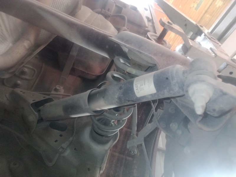 Recambio de amortiguador trasero izquierdo para nissan qashqai ii (j11, j11_) 1.5 dci referencia OEM IAM   