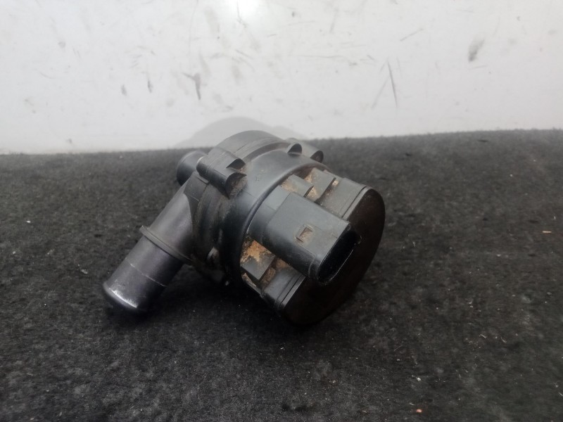 Recambio de bomba agua para nissan qashqai i (j10, nj10) 2.0 dci referencia OEM IAM 0392023015  BOSCH