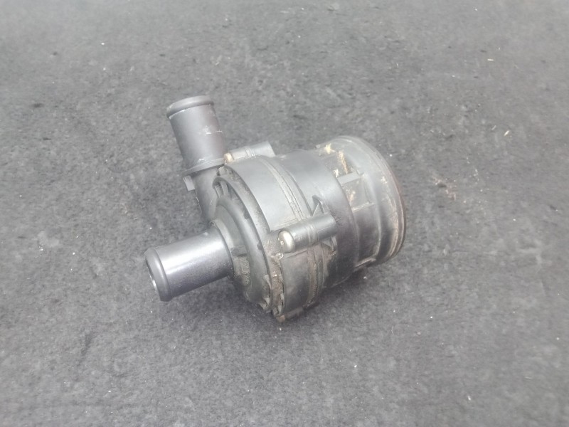 Recambio de bomba agua para nissan qashqai i (j10, nj10) 2.0 dci referencia OEM IAM 0392023015  BOSCH