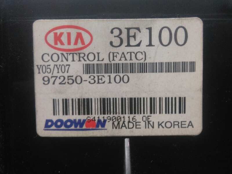 Recambio de mando climatizador para kia sorento 2.5 crdi referencia OEM IAM 972503E100 2.CONECTORES 