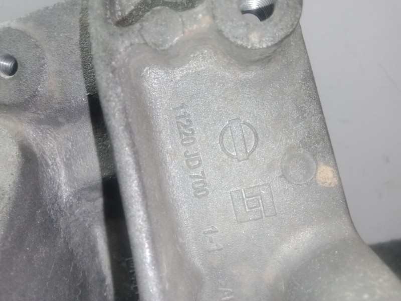 Recambio de soporte cambio para nissan qashqai i (j10, nj10) 2.0 dci referencia OEM IAM 11220JD700  