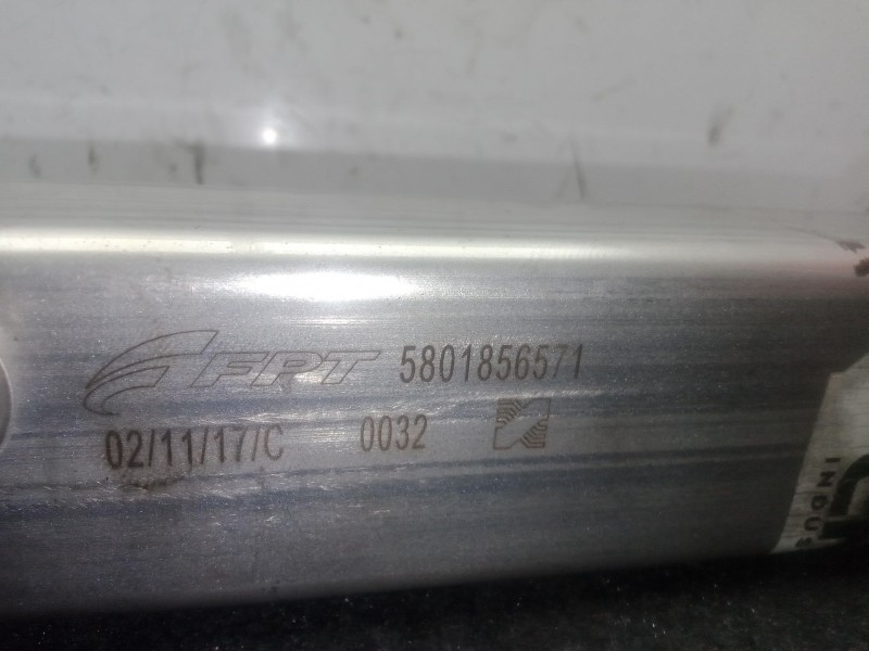 Recambio de enfriador gases egr para iveco daily vi furgoneta 33s15, 35s15, 35c15 referencia OEM IAM 5801856571  