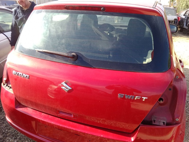 Recambio de porton trasero para suzuki swift iii (mz, ez) 1.5 (rs 415) referencia OEM IAM   