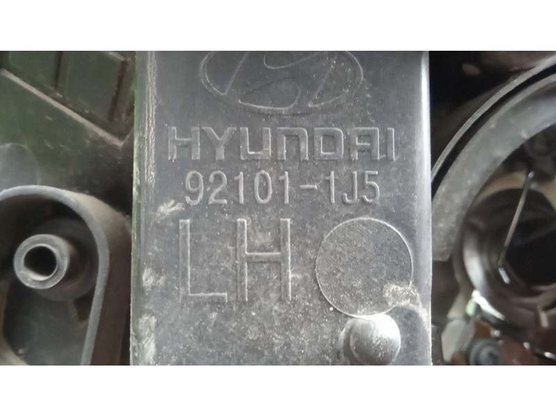 Recambio de faro izquierdo para hyundai i20 i (pb, pbt) 1.1 crdi referencia OEM IAM 921011J5  12-14