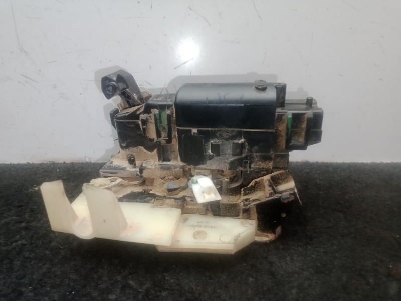 Recambio de cerradura puerta delantera derecha para dacia duster (hs_) 1.5 dci (hsmc) referencia OEM IAM .  