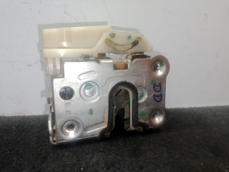 Recambio de cerradura puerta delantera derecha para dacia duster (hs_) 1.5 dci (hsmc) referencia OEM IAM .  