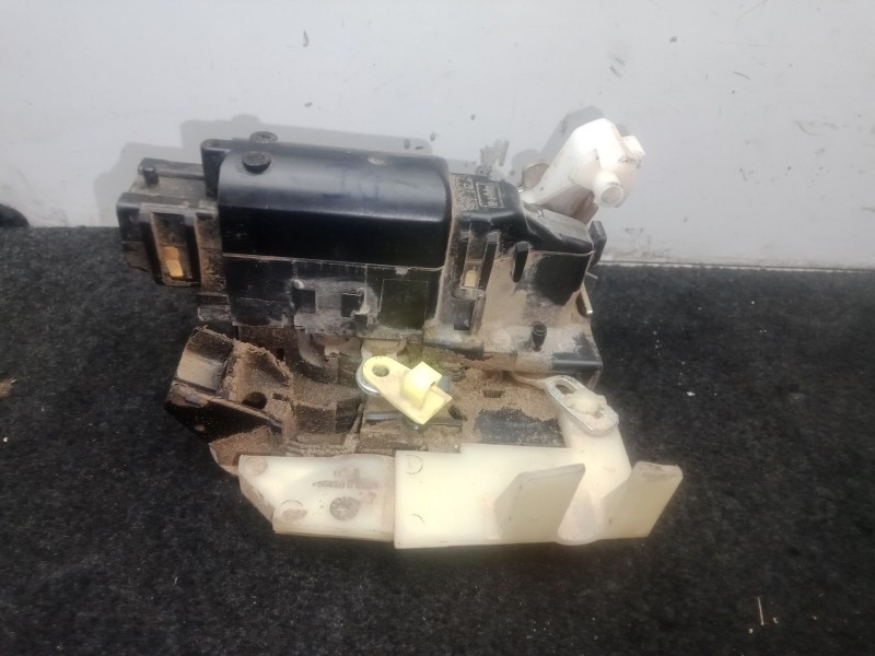 Recambio de cerradura puerta delantera izquierda para dacia duster (hs_) 1.5 dci (hsmc) referencia OEM IAM .  