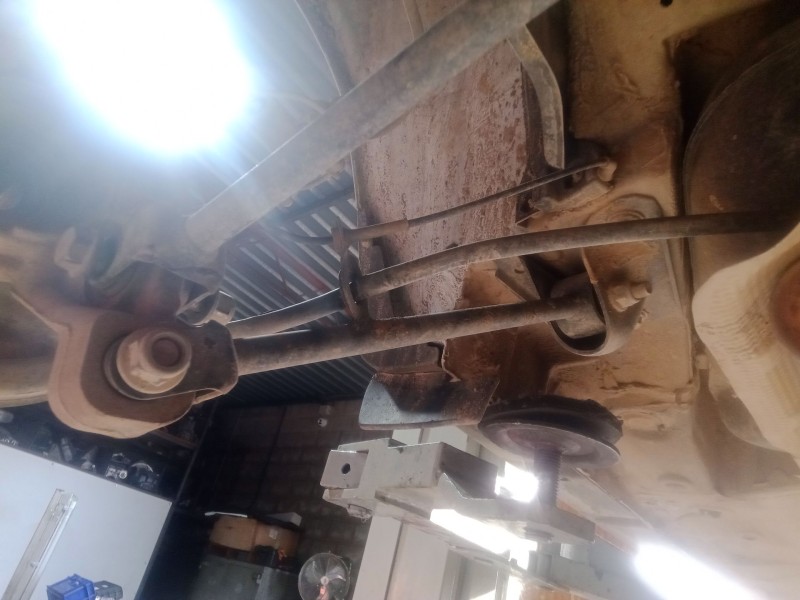 Recambio de brazo suspension inferior trasero izquierdo para dacia duster (hs_) 1.5 dci (hsmc) referencia OEM IAM   