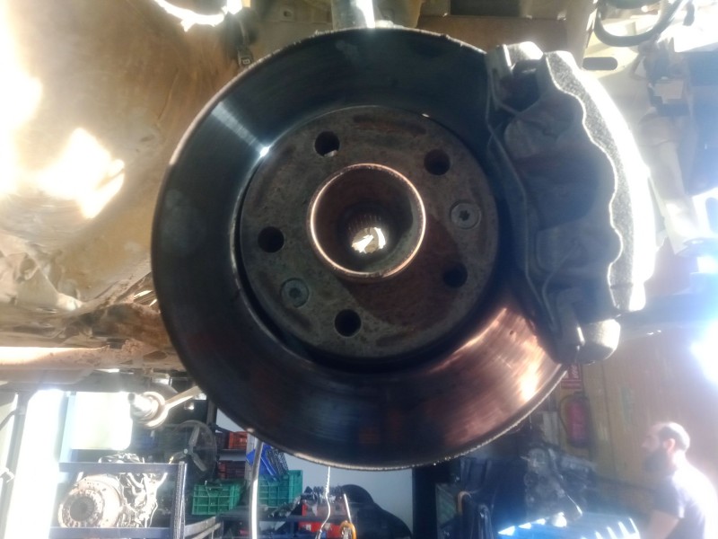 Recambio de mangueta delantera derecha para dacia duster (hs_) 1.5 dci (hsmc) referencia OEM IAM   