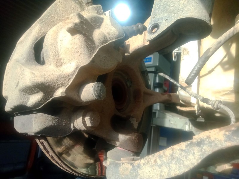 Recambio de mangueta delantera derecha para dacia duster (hs_) 1.5 dci (hsmc) referencia OEM IAM   