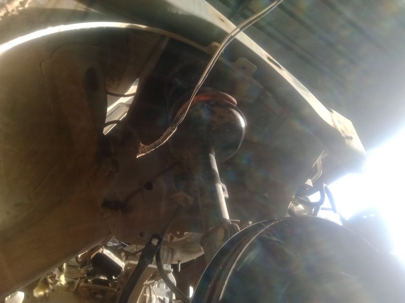 Recambio de amortiguador delantero derecho para dacia duster (hs_) 1.5 dci (hsmc) referencia OEM IAM   