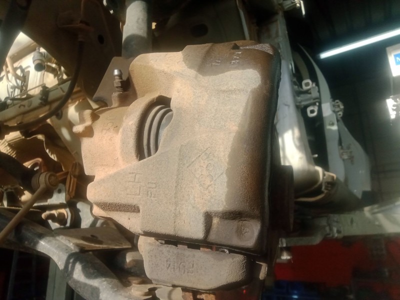 Recambio de pinza freno delantera izquierda para dacia duster (hs_) 1.5 dci (hsmc) referencia OEM IAM   