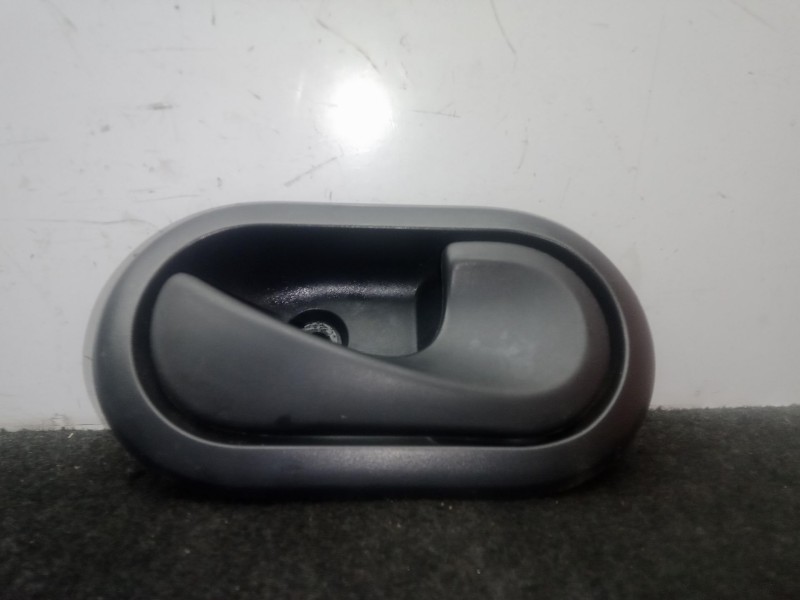 Recambio de maneta interior delantera derecha para dacia duster (hs_) 1.5 dci (hsmc) referencia OEM IAM 8200733847  