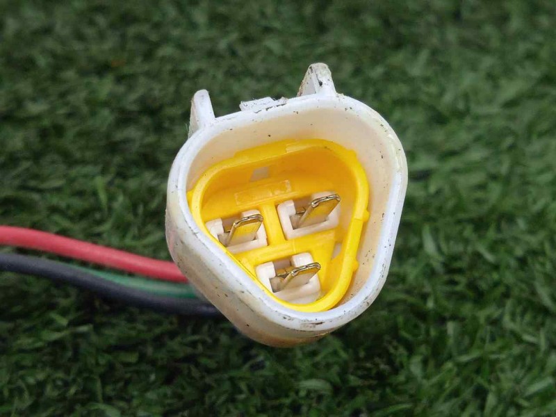 Recambio de cerradura puerta delantera derecha para opel monterey 3.0 dti cat referencia OEM IAM  3.PINES 