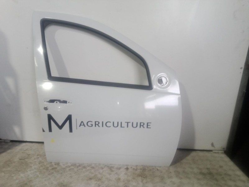 Recambio de puerta delantera derecha para dacia duster (hs_) 1.5 dci (hsmc) referencia OEM IAM   BLANCO