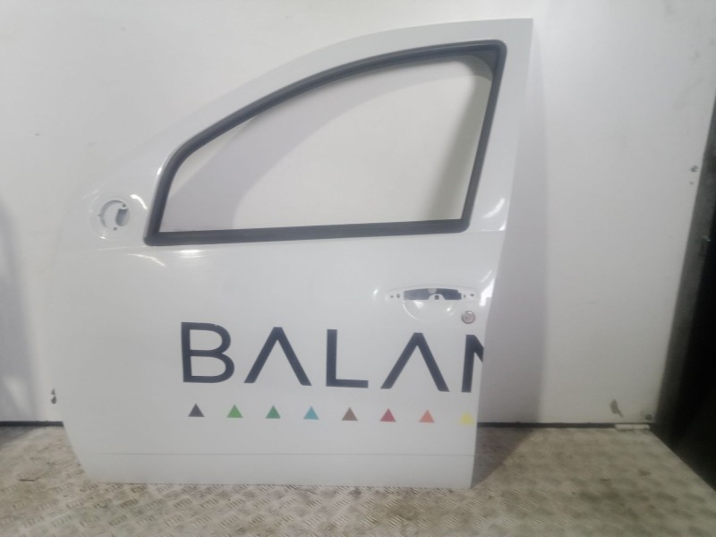Recambio de puerta delantera izquierda para dacia duster (hs_) 1.5 dci (hsmc) referencia OEM IAM   BLANCO