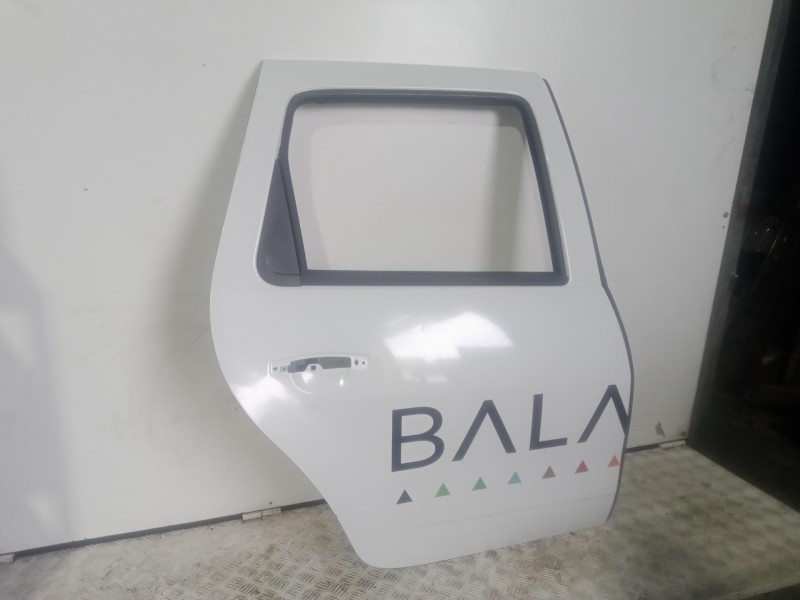 Recambio de puerta trasera derecha para dacia duster (hs_) 1.5 dci (hsmc) referencia OEM IAM   BLANCO