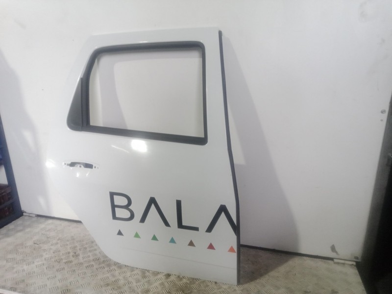 Recambio de puerta trasera derecha para dacia duster (hs_) 1.5 dci (hsmc) referencia OEM IAM   BLANCO