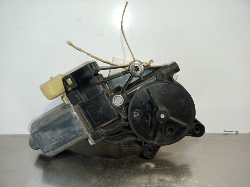 Recambio de motor elevalunas delantero derecho para iveco daily pr 2.3 diesel cat referencia OEM IAM   