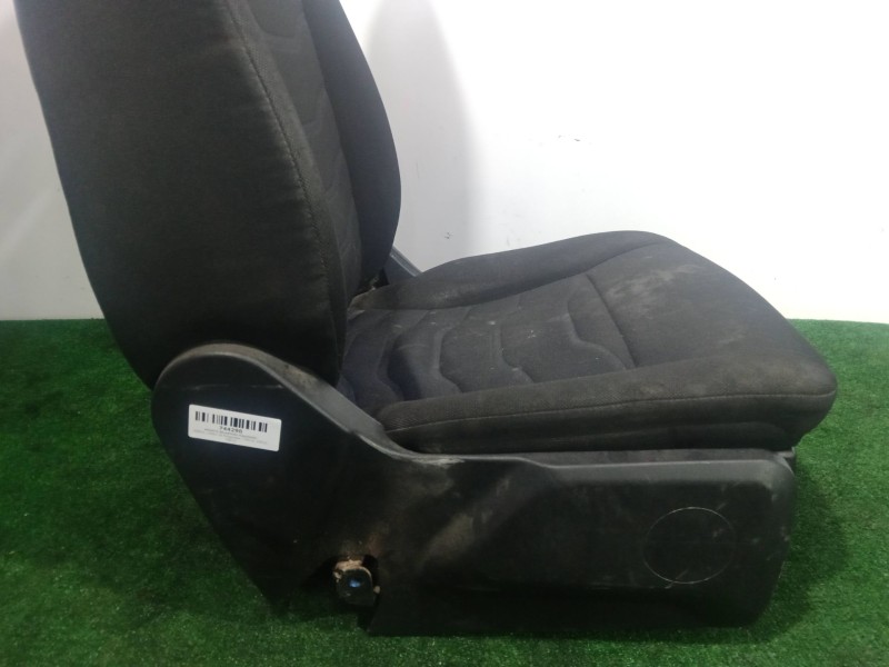 Recambio de asiento delantero izquierdo para iveco daily vi furgoneta 33s12, 35s12, 35c12 referencia OEM IAM   TELA.NEGRA
