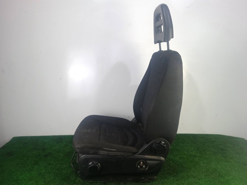 Recambio de asiento delantero izquierdo para iveco daily vi furgoneta 33s12, 35s12, 35c12 referencia OEM IAM   TELA.NEGRA