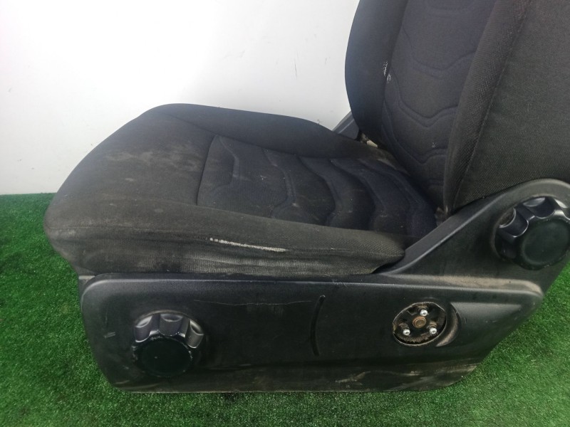 Recambio de asiento delantero izquierdo para iveco daily vi furgoneta 33s12, 35s12, 35c12 referencia OEM IAM   TELA.NEGRA