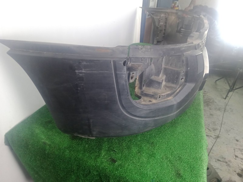 Recambio de paragolpes delantero para iveco daily vi furgoneta 33s12, 35s12, 35c12 referencia OEM IAM   PLASTICO.NEGRO