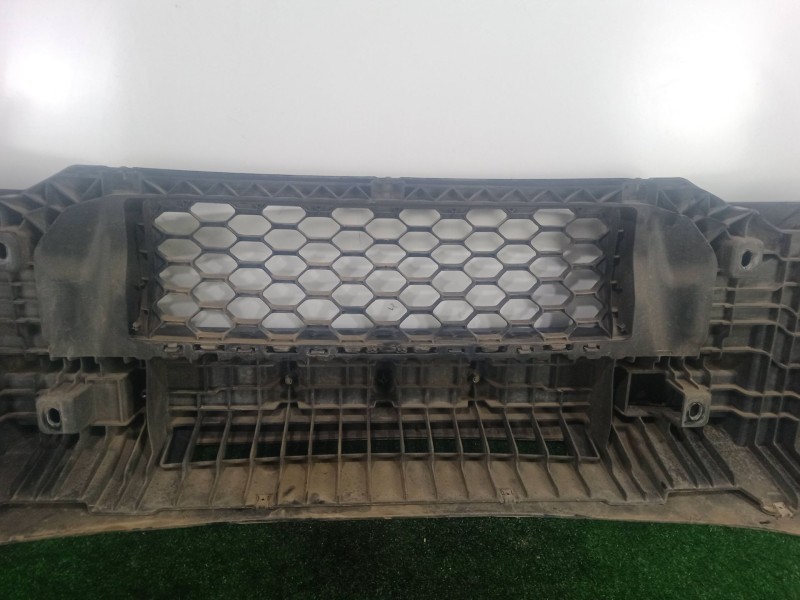 Recambio de paragolpes delantero para iveco daily vi furgoneta 33s12, 35s12, 35c12 referencia OEM IAM   PLASTICO.NEGRO