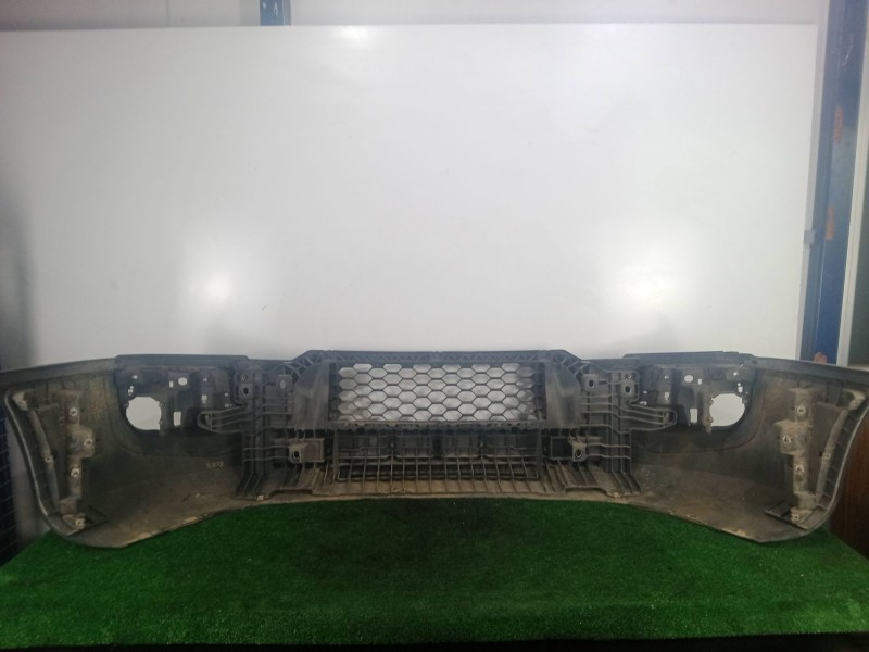 Recambio de paragolpes delantero para iveco daily vi furgoneta 33s12, 35s12, 35c12 referencia OEM IAM   PLASTICO.NEGRO