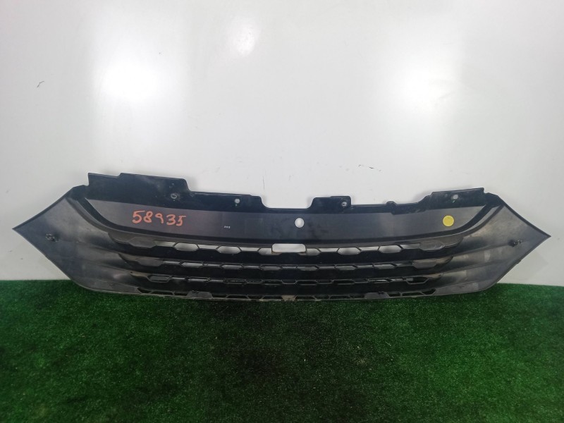 Recambio de rejilla paragolpes delantero para iveco daily vi furgoneta 33s12, 35s12, 35c12 referencia OEM IAM   PLASTICO.NEGRO