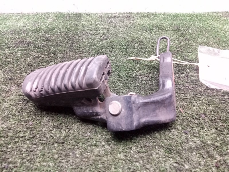 Recambio de estribo para bmw f 650 referencia OEM IAM 46712310404 E169 - ST 