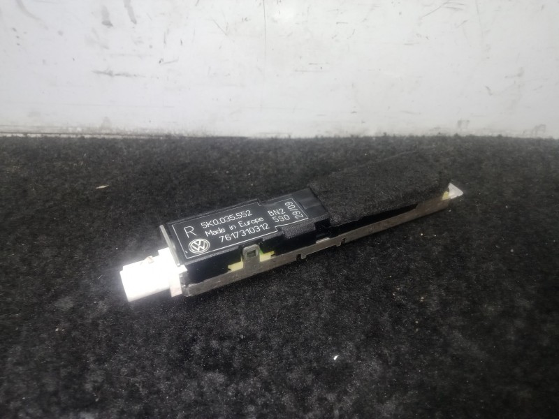 Recambio de antena para volkswagen golf vi (5k1) 1.6 tdi referencia OEM IAM 5K0035552A AMP DE ANTENA 