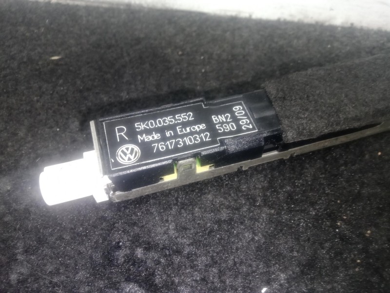 Recambio de antena para volkswagen golf vi (5k1) 1.6 tdi referencia OEM IAM 5K0035552A AMP DE ANTENA 