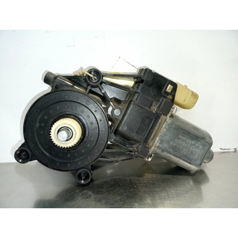 Recambio de motor elevalunas delantero derecho para iveco daily pr 2.3 diesel cat referencia OEM IAM   