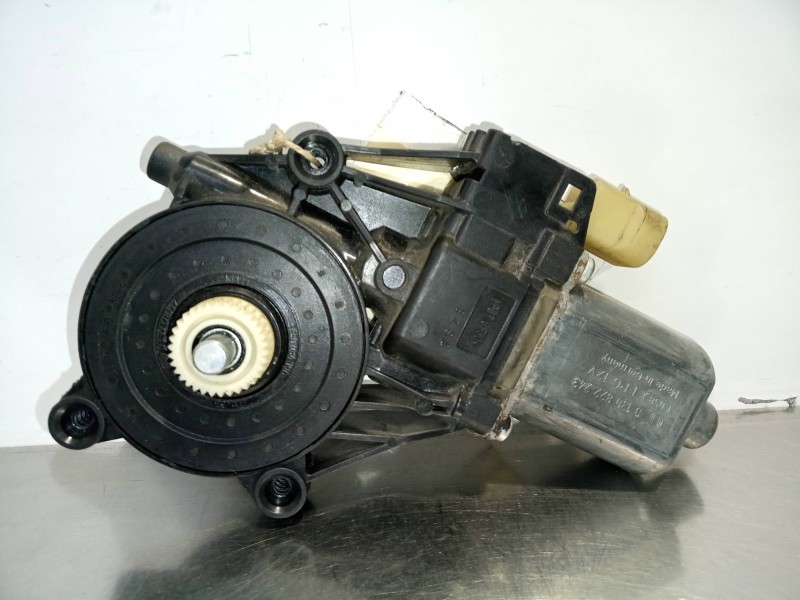 Recambio de motor elevalunas delantero derecho para iveco daily pr 2.3 diesel cat referencia OEM IAM   