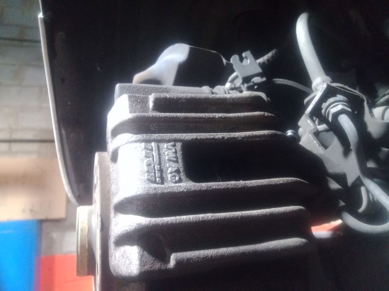 Recambio de pinza freno trasera derecha para volkswagen golf vi (5k1) 1.6 tdi referencia OEM IAM   