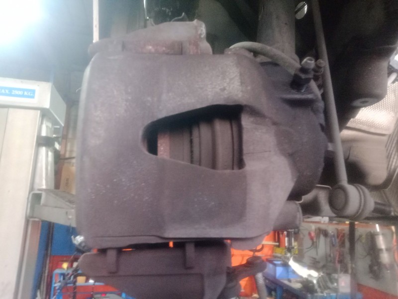 Recambio de pinza freno delantera derecha para volkswagen golf vi (5k1) 1.6 tdi referencia OEM IAM   