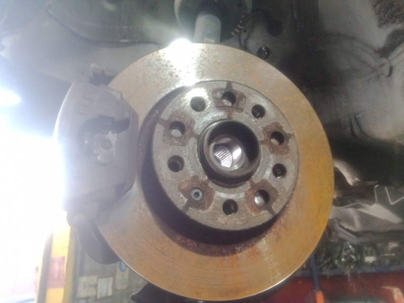 Recambio de mangueta delantera izquierda para volkswagen golf vi (5k1) 1.6 tdi referencia OEM IAM   