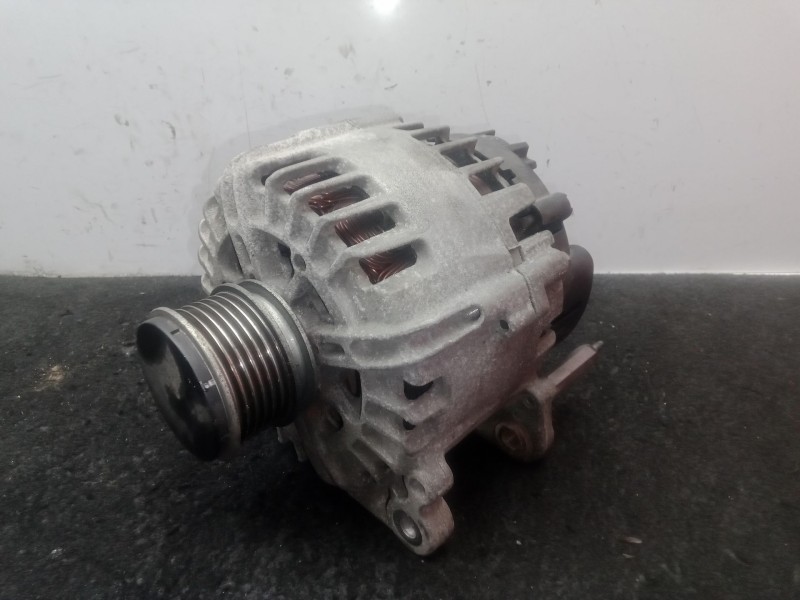 Recambio de alternador para volkswagen golf vi (5k1) 1.6 tdi referencia OEM IAM 03L903023F - TG14C026 VALEO 