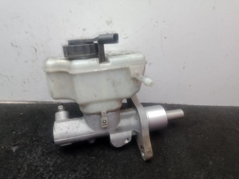 Recambio de bomba freno para volkswagen golf vi (5k1) 1.6 tdi referencia OEM IAM 03350886351  