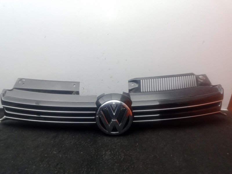 Recambio de rejilla delantera para volkswagen golf vi (5k1) 1.6 tdi referencia OEM IAM 5K0853653 - 5K0853651  