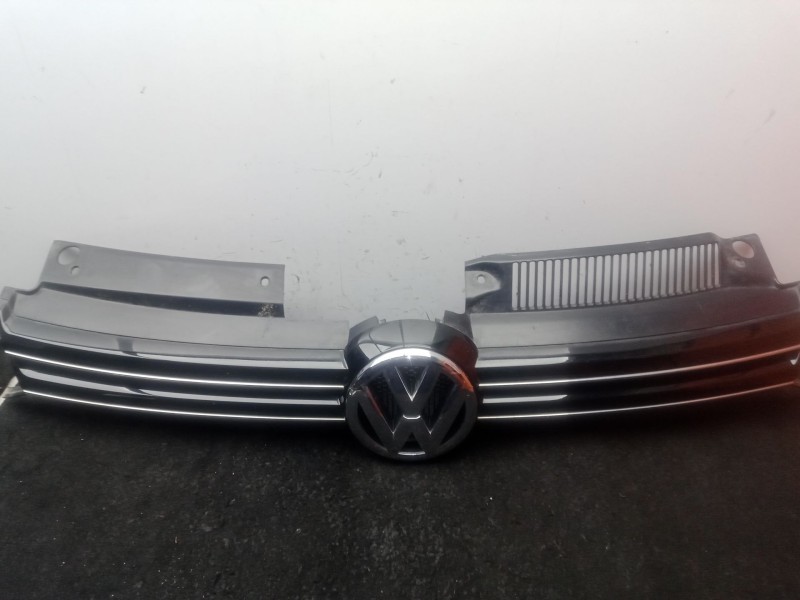 Recambio de rejilla delantera para volkswagen golf vi (5k1) 1.6 tdi referencia OEM IAM 5K0853653 - 5K0853651  