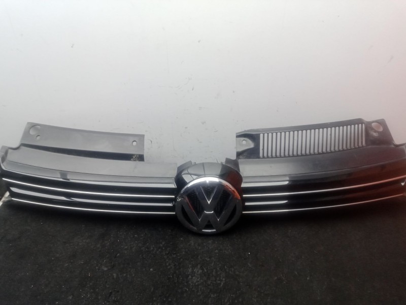 Recambio de rejilla delantera para volkswagen golf vi (5k1) 1.6 tdi referencia OEM IAM 5K0853653 - 5K0853651  