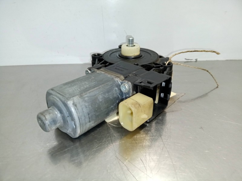 Recambio de motor elevalunas delantero derecho para iveco daily pr 2.3 diesel cat referencia OEM IAM   