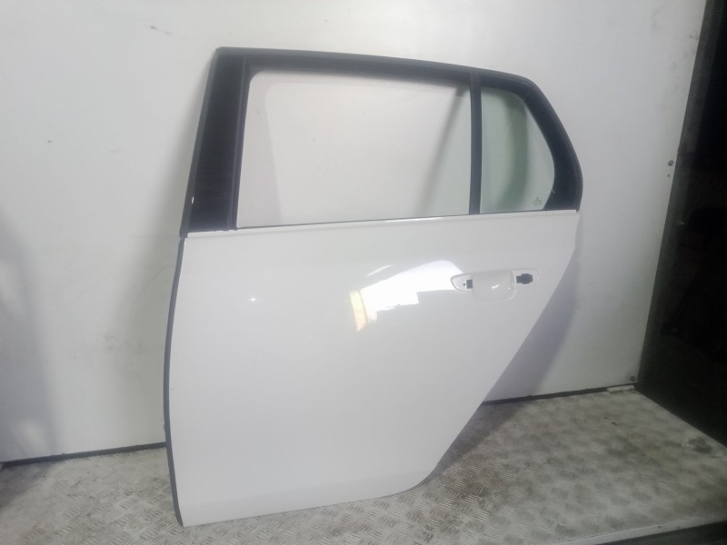 Recambio de puerta trasera izquierda para volkswagen golf vi (5k1) 1.6 tdi referencia OEM IAM  BLANCO 