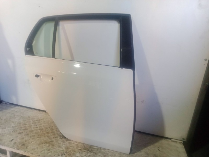 Recambio de puerta trasera derecha para volkswagen golf vi (5k1) 1.6 tdi referencia OEM IAM  BLANCO 