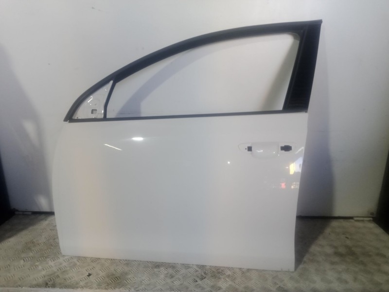 Recambio de puerta delantera izquierda para volkswagen golf vi (5k1) 1.6 tdi referencia OEM IAM  BLANCO 
